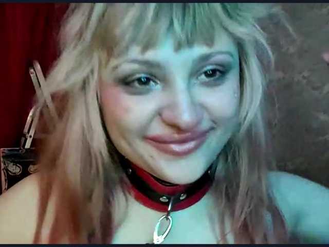 TinaTil live cam