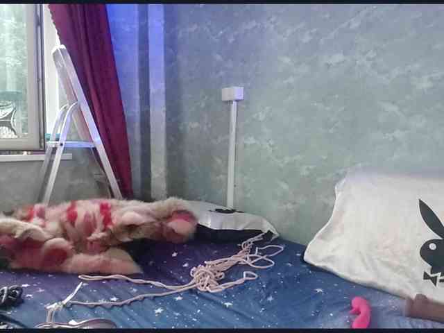 TinaTil webcam