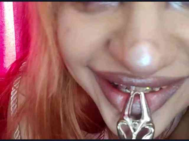TinaTil webcam