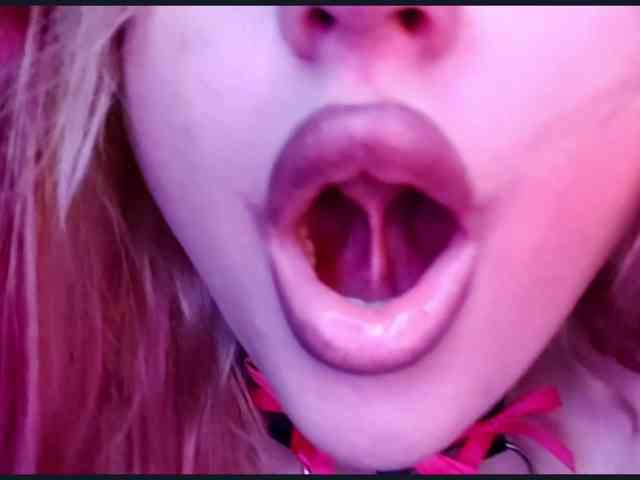 TinaTil webcam