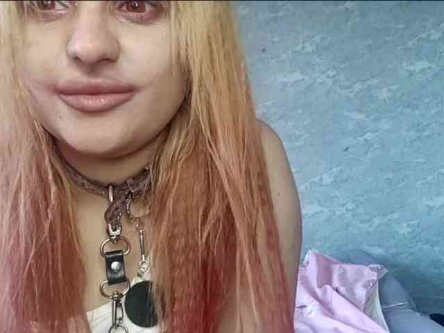 TinaTil webcam