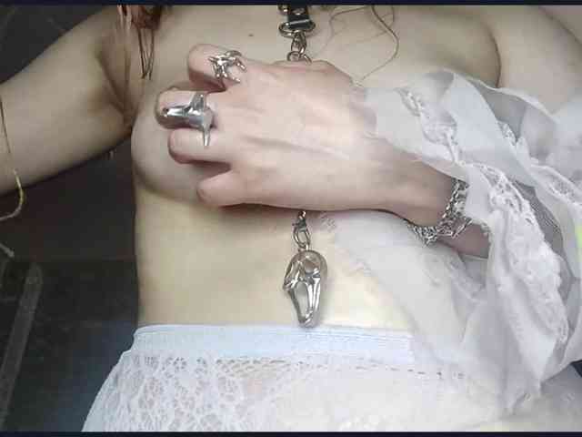 TinaTil webcam