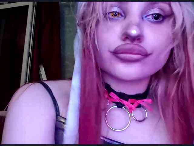 TinaTil webcam