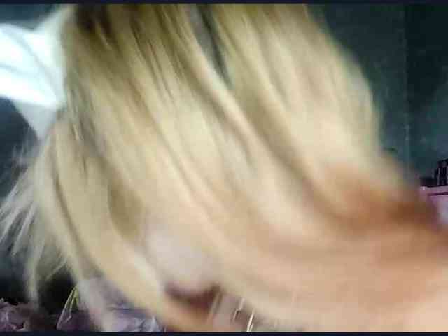 TinaTil webcam