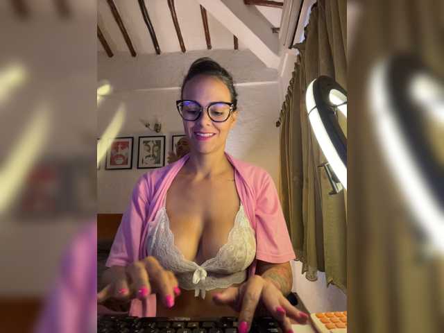 patyandal live cam on BongaCams