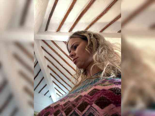 Modelo: patyandal