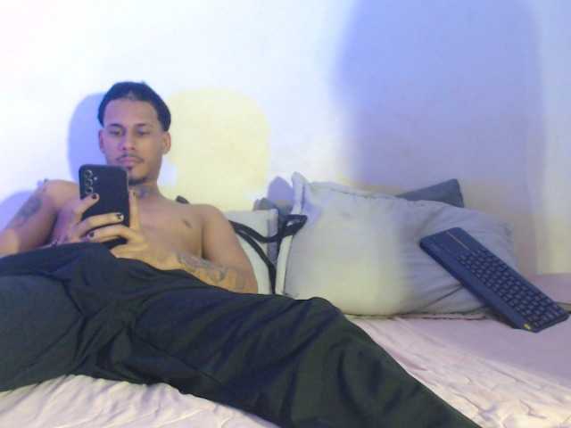 Skin2Skin live cam on BongaCams