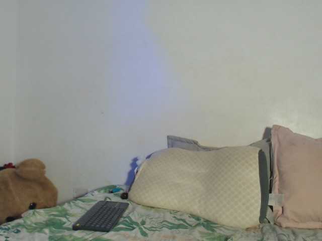 Skin2Skin live cam on UnifiedCams