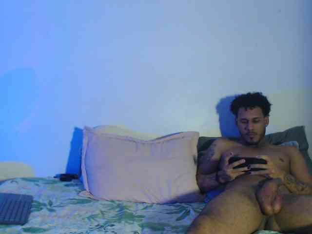 Skin2Skin Sex Cam Show