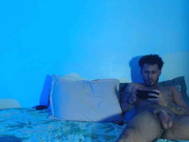 Skin2Skin Sex Cam Show