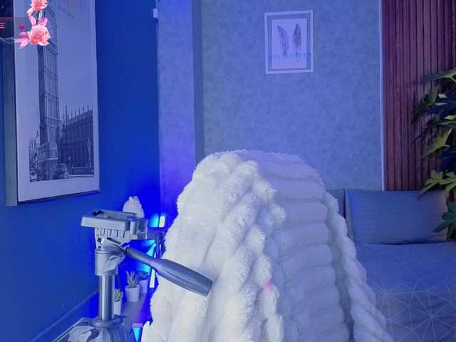 zoe-kiss live cam on BongaCams