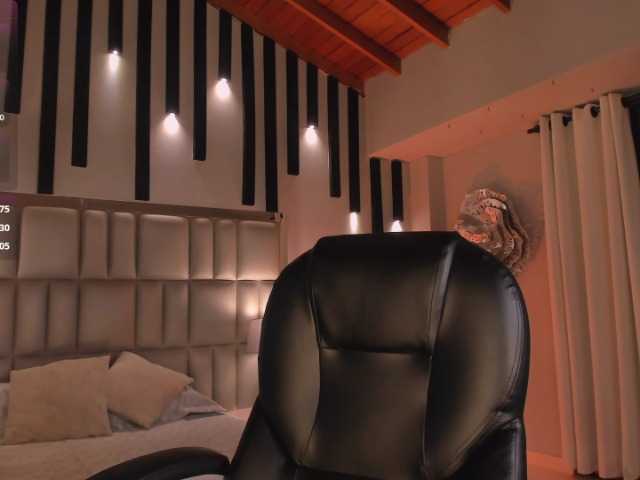 GiannaWatson live cam