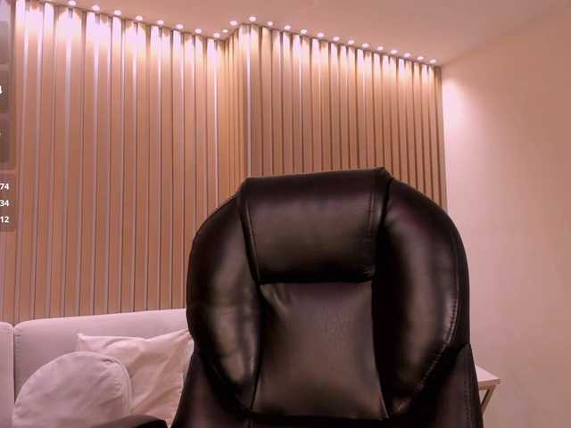 GiannaWatson live webcam show