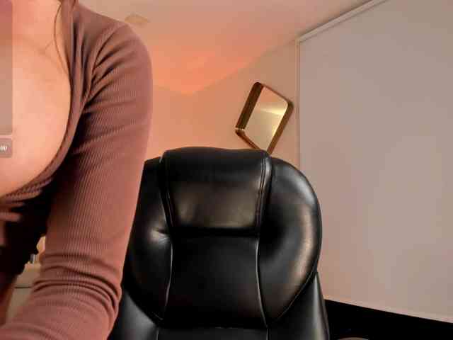 GiannaWatson webcam