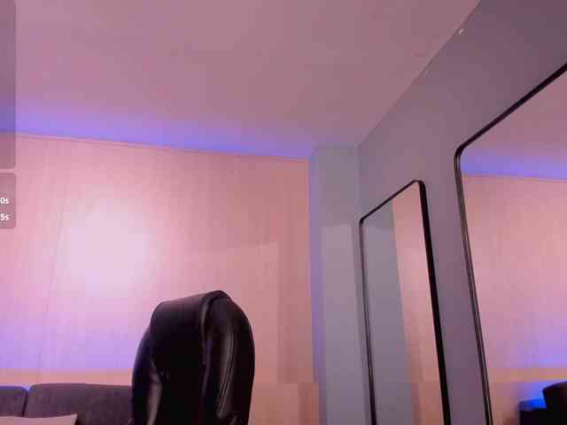 GiannaWatson webcam