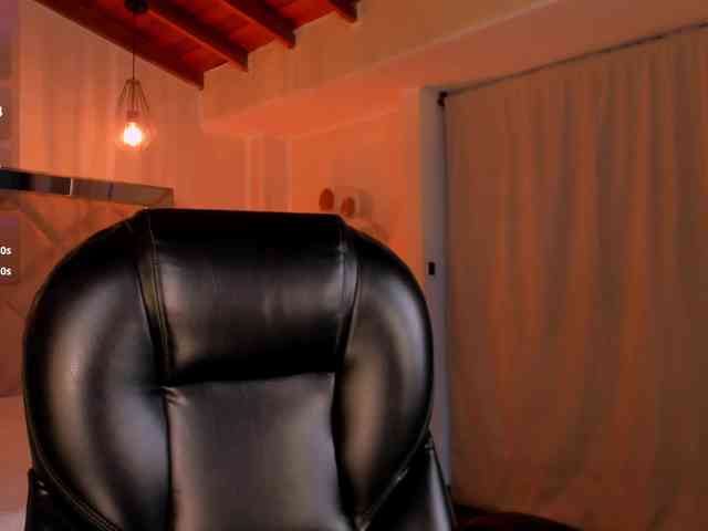 GiannaWatson webcam