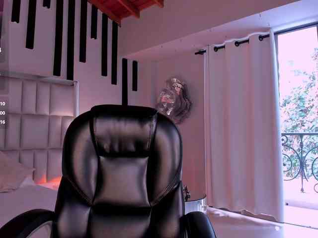 GiannaWatson webcam
