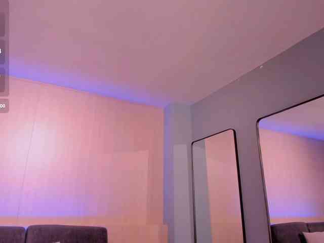 GiannaWatson webcam