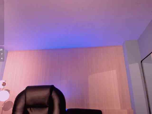 GiannaWatson webcam