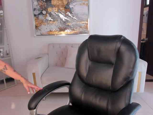 GiannaWatson webcam