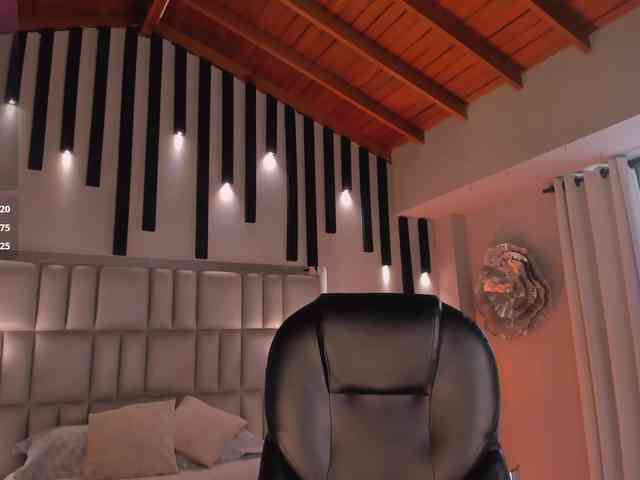 GiannaWatson webcam