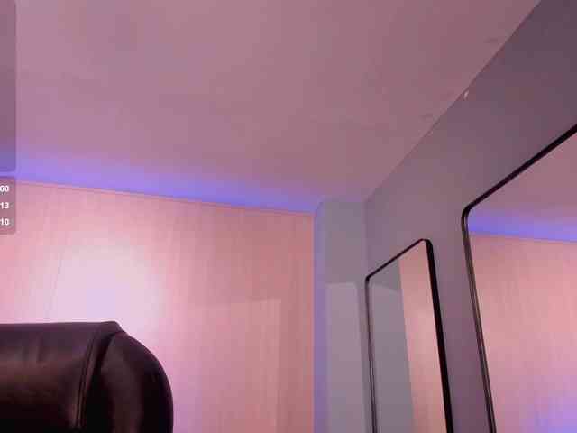 GiannaWatson webcam