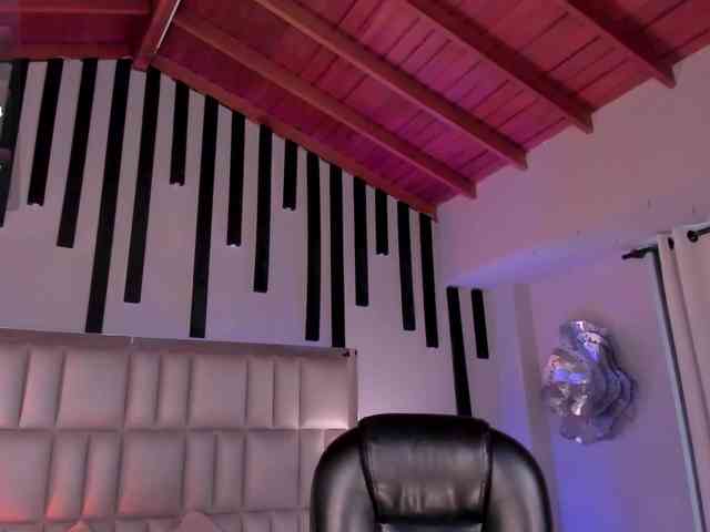 GiannaWatson webcam