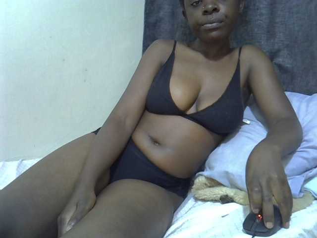 sweetelle live cam on BongaCams
