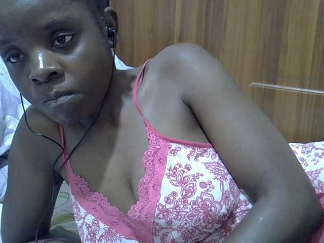 sweetelle live cam on BongaCams