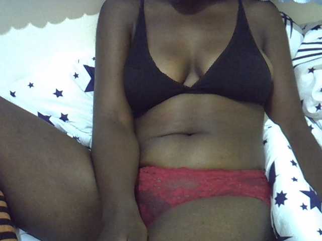 sweetelle live cam on BongaCams