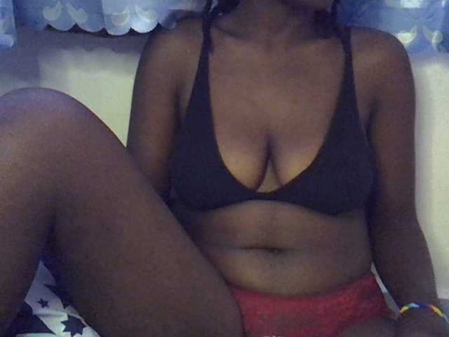 sweetelle live cam on BongaCams