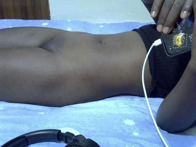 sweetelle live cam on BongaCams