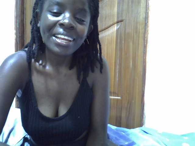 sweetelle live cam on BongaCams