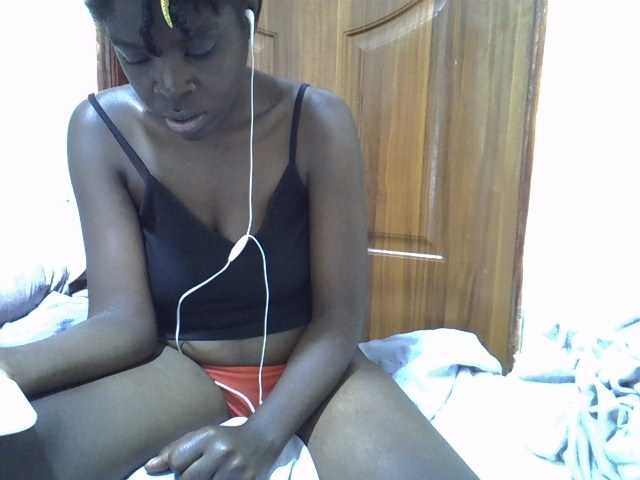 sweetelle live cam on BongaCams
