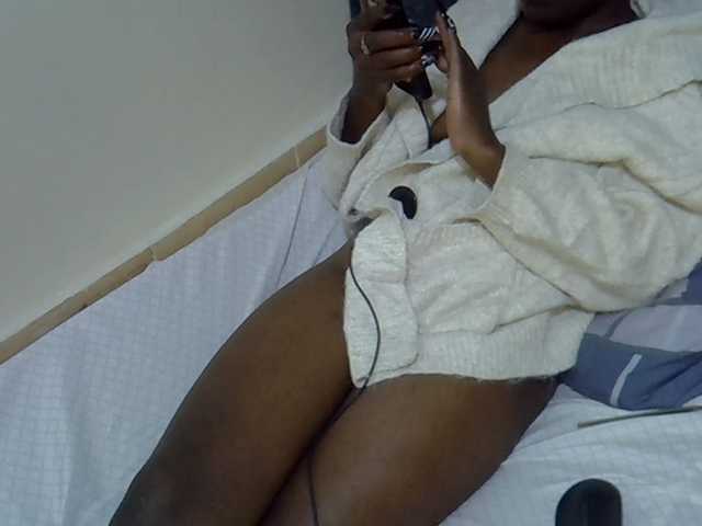 sweetelle live cam on BongaCams