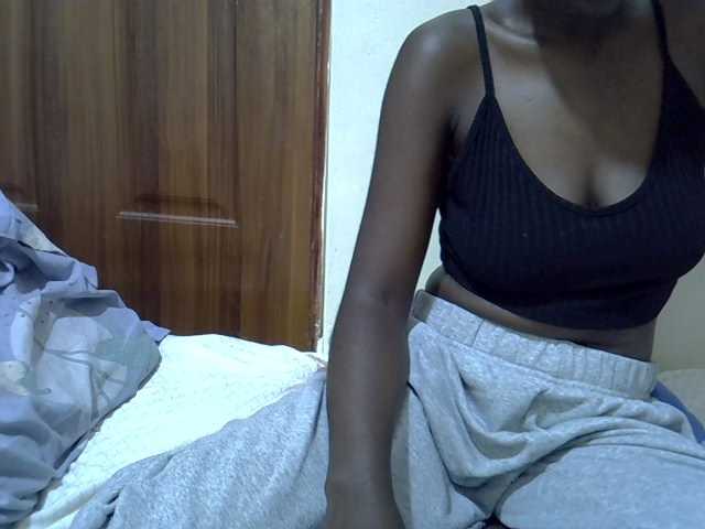 sweetelle live cam on BongaCams