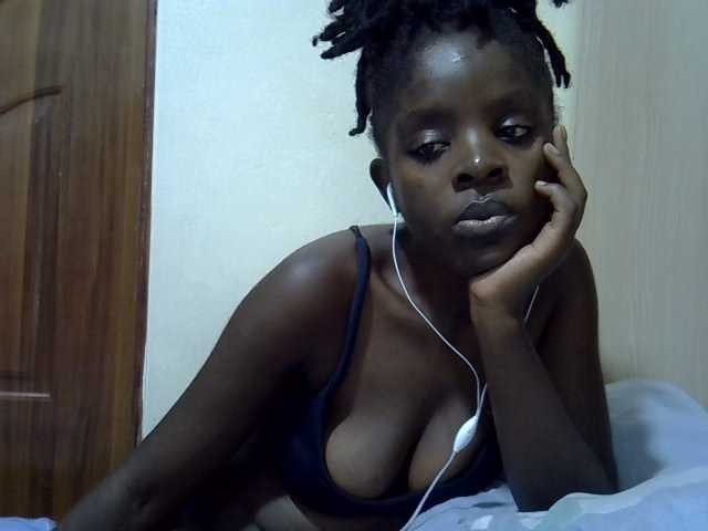 sweetelle live cam on BongaCams