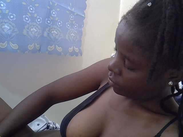 sweetelle live cam preview