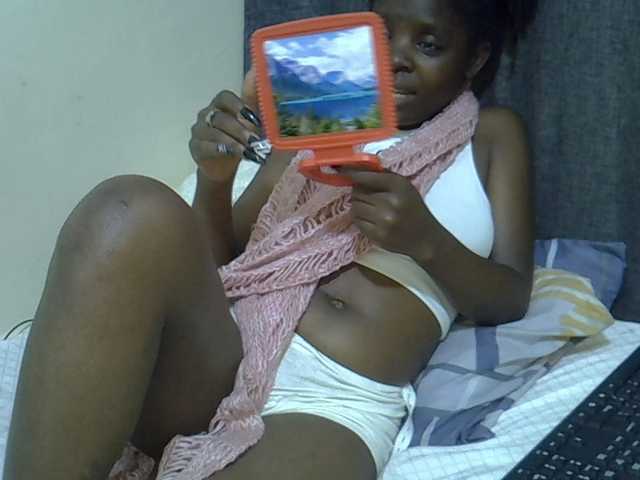 sweetelle live cam on BongaCams