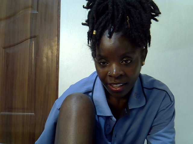 sweetelle live cam on BongaCams