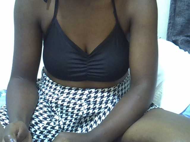 sweetelle live cam on BongaCams