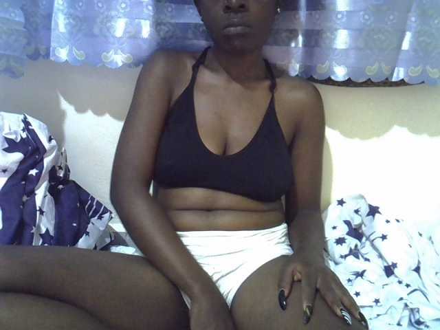 sweetelle live cam on BongaCams