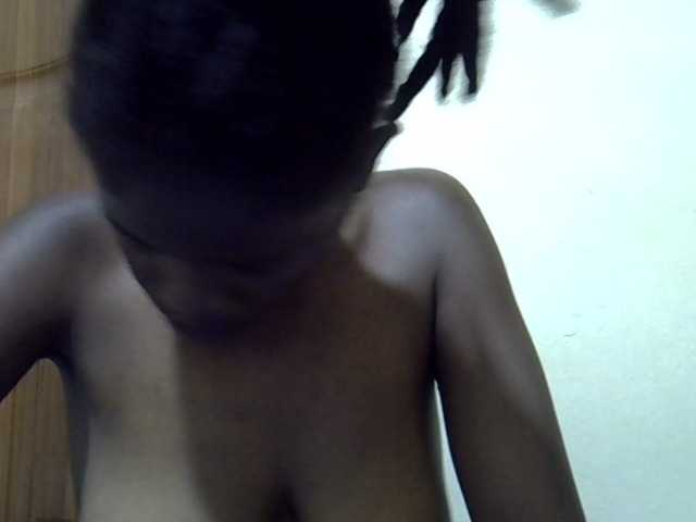 sweetelle live cam on BongaCams