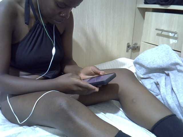 sweetelle live cam on BongaCams