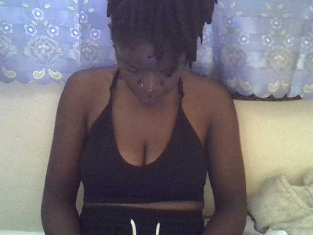sweetelle live cam on BongaCams