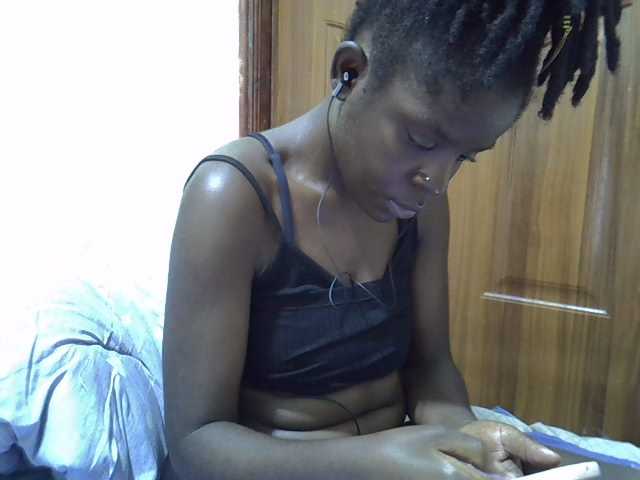 sweetelle live cam on BongaCams