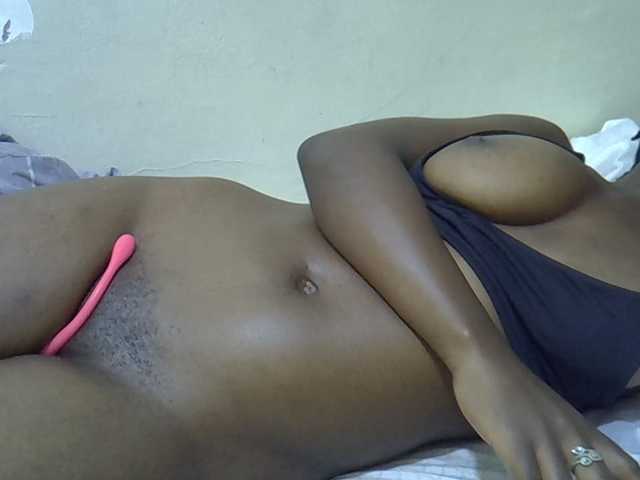 sweetelle live cam on BongaCams