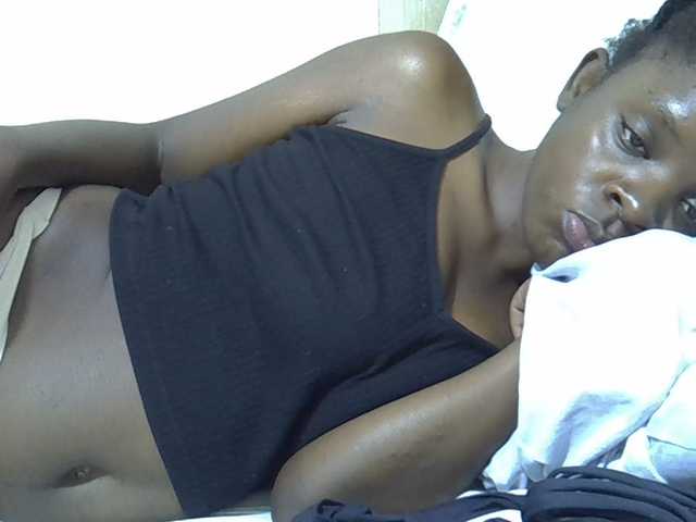 sweetelle live cam on BongaCams