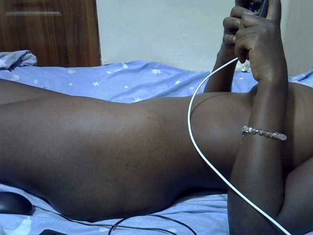sweetelle live cam on BongaCams
