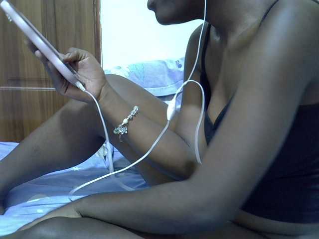 sweetelle live cam on BongaCams